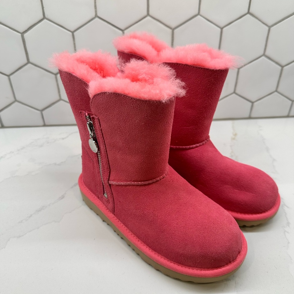 New kids UGG Pink Suede Boots with Zipper